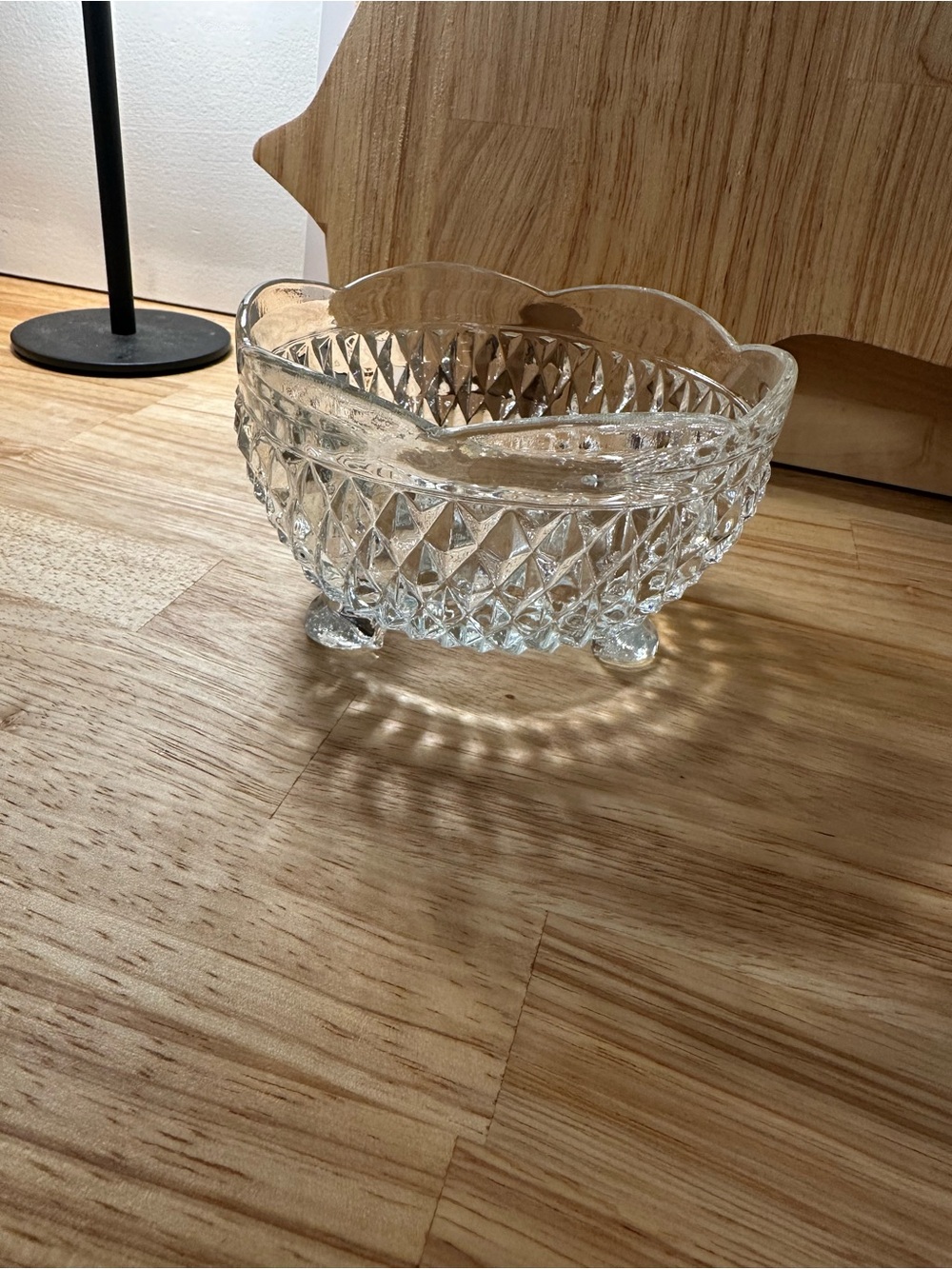 Indiana Clear Glass Diamond-Pattern Serving Bowl